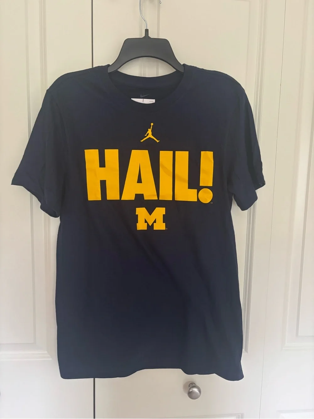 Nike Michigan short sleeve navy maize tee sz small. NWT sf/1 cat home